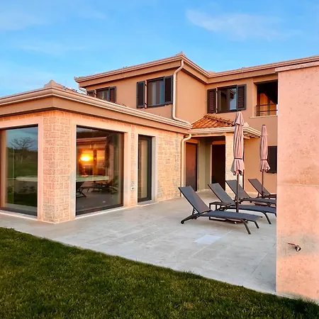 Vinova Loza Villa *