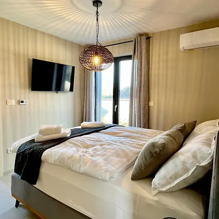 Vinova Loza Villa Kaštelir