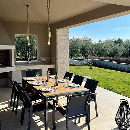 Villa Vinova Loza *